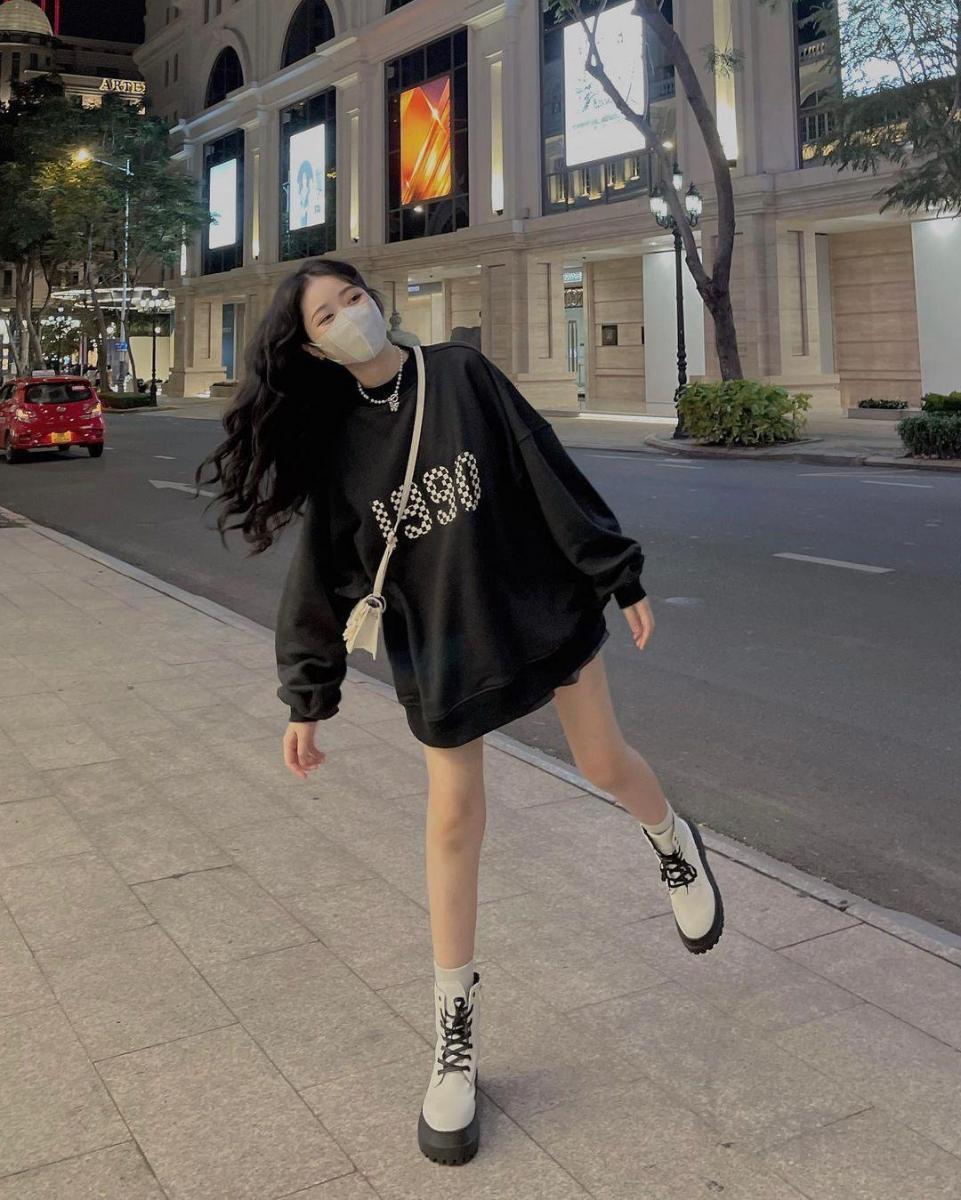 Gái Tây Xinh Đẹp Trong Áo Thời Trang