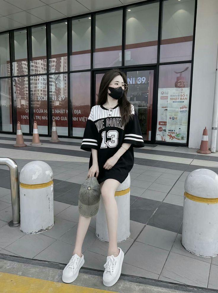 Ảnh gái xinh mặc áo sơ mi trắng và sexy