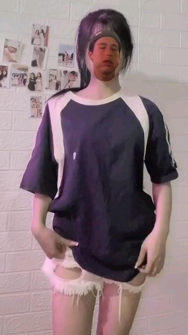 Ảnh gái xinh mặc áo trễ vai và gái xinh gym