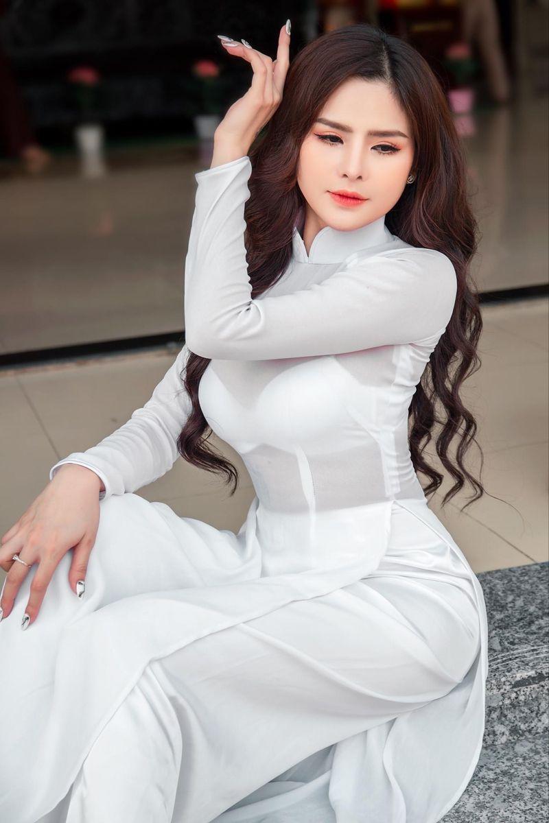 Ảnh gái xinh tết đeo đứng đẹp xinh