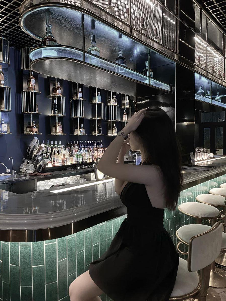 Gái xinh nhảy bar quyến rũ tại quán bar