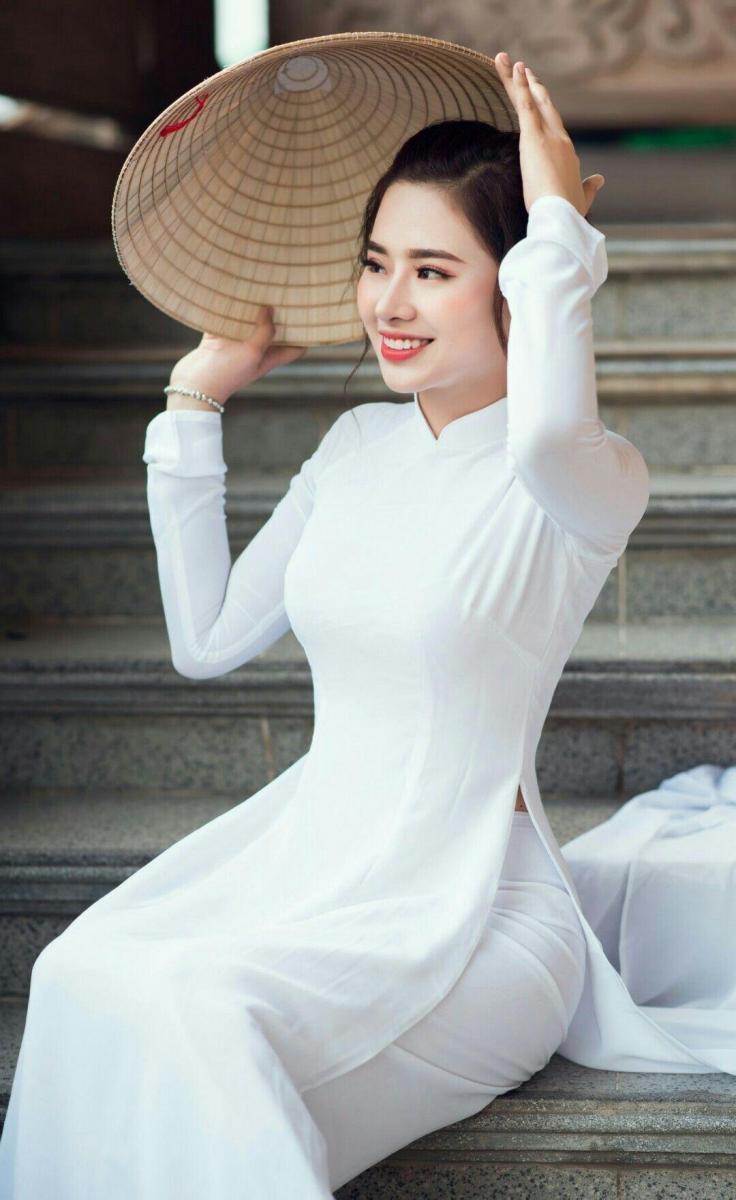 Ảnh gái xinh cởi áo quần thật lung linh