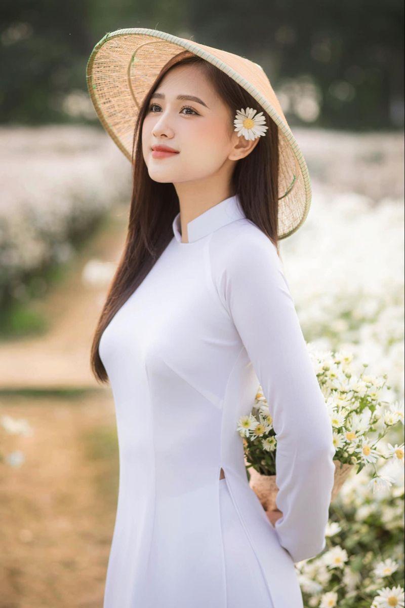 Ảnh Gái Xinh Ngực To Thắt Lưng Đẹp