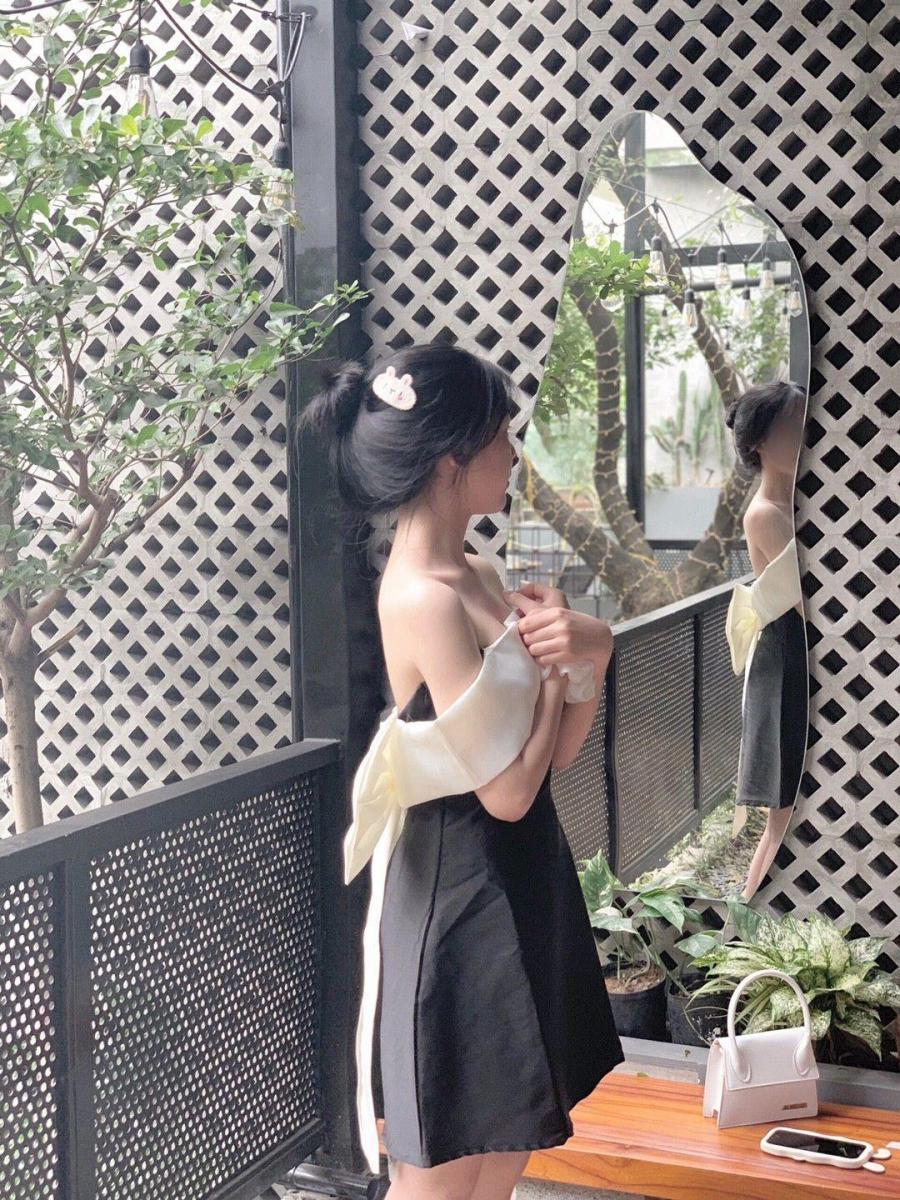 Gái xinh dễ thương trong bộ ảnh ngực to thật lung người mẫu