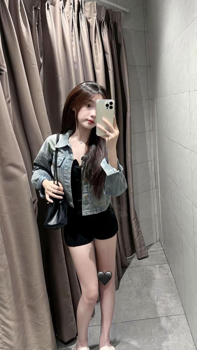 Gái xinh 18 trong bộ sưu tập thời trang mới