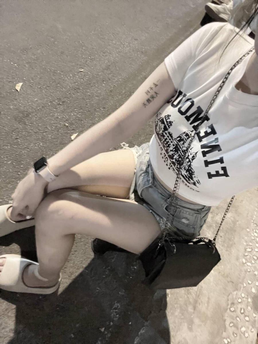 Gái xinh 12 tuổi, 13 tuổi, 14 tuổi và 15 tuổi trong thời trang
