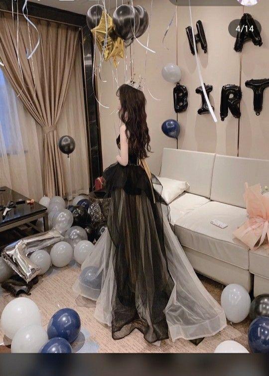 Gái xinh thoả thân trong thời trang đầm áo choàng