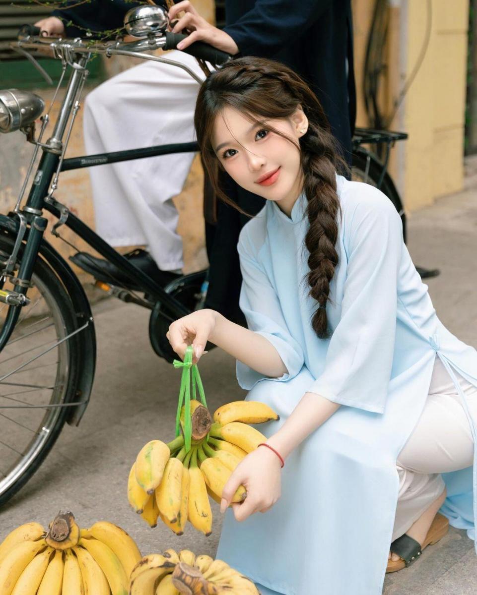 Ảnh gái xinh hình nền, tắm biển và xăm mình