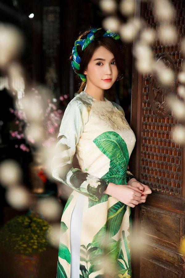 Ảnh gái xinh như thật trong thời trang đầm thật lưng