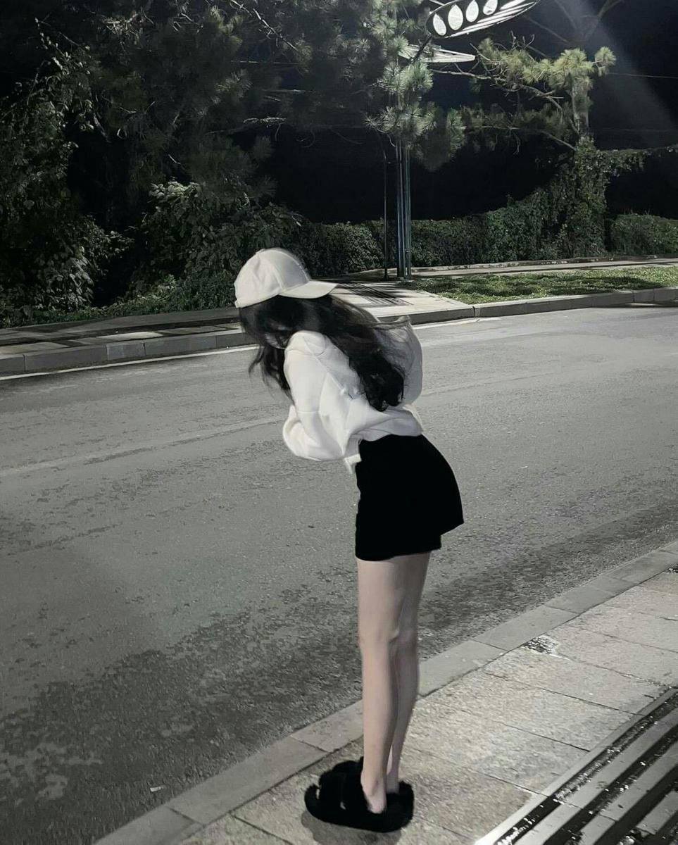 Gái xinh 12 tuổi và thời trang đùi cô gái xinh