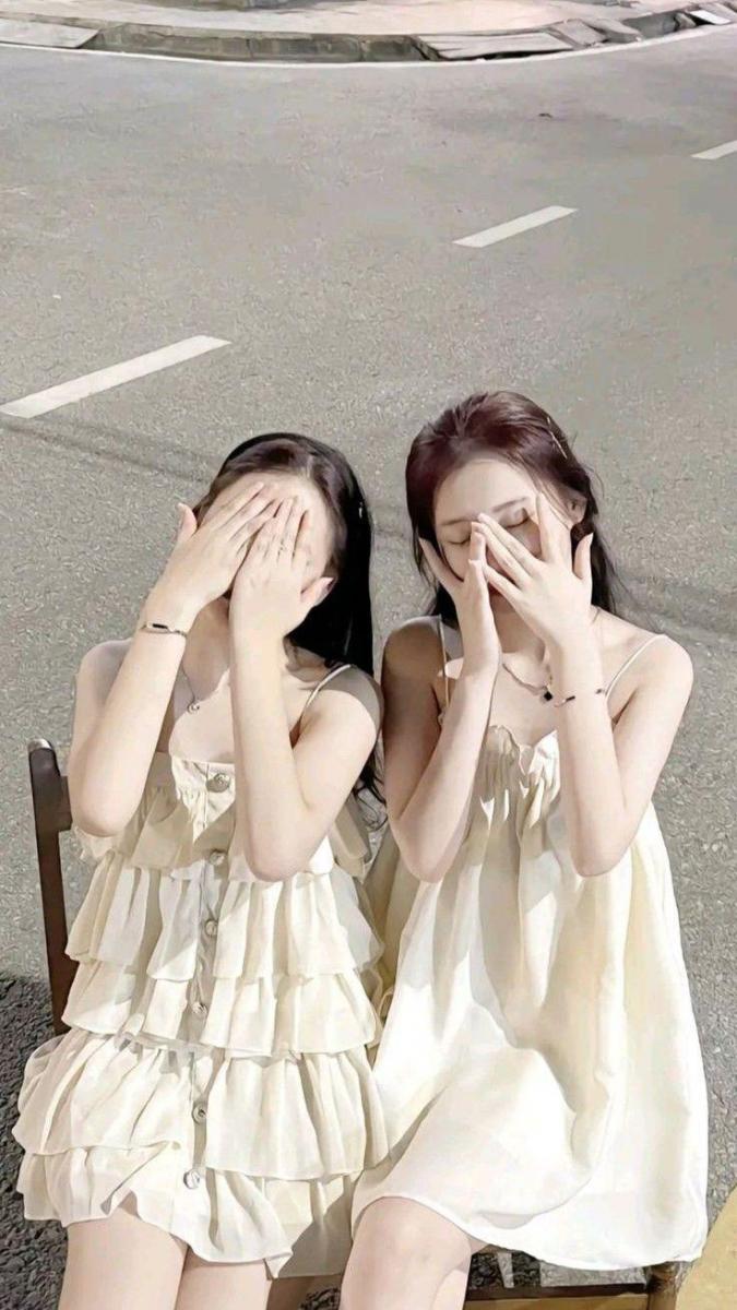 Gái xinh hot trong thời trang đùi đầm