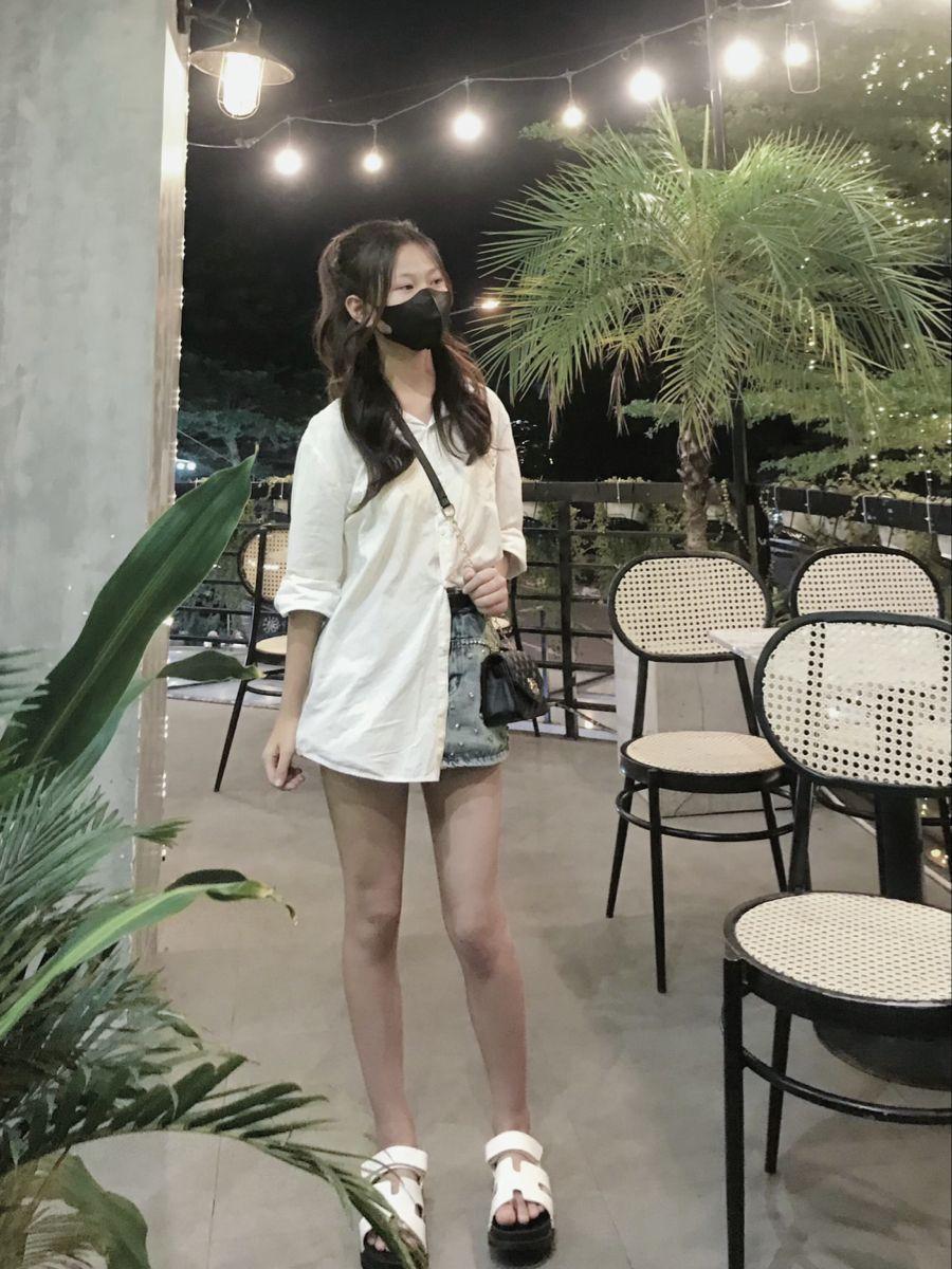 Gái Xinh Ngực To Thời Trang Giày Cái Túi