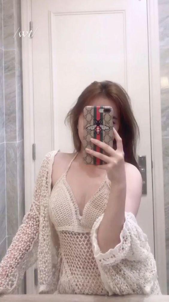 Hình gái xinh cộp mác thời trang ren thật lưng