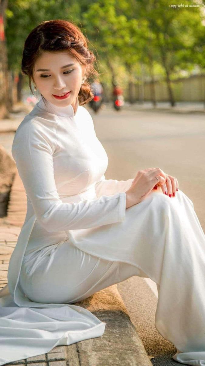 Ảnh gái đẹp sexy với ngực to thời trang sặc sỡ