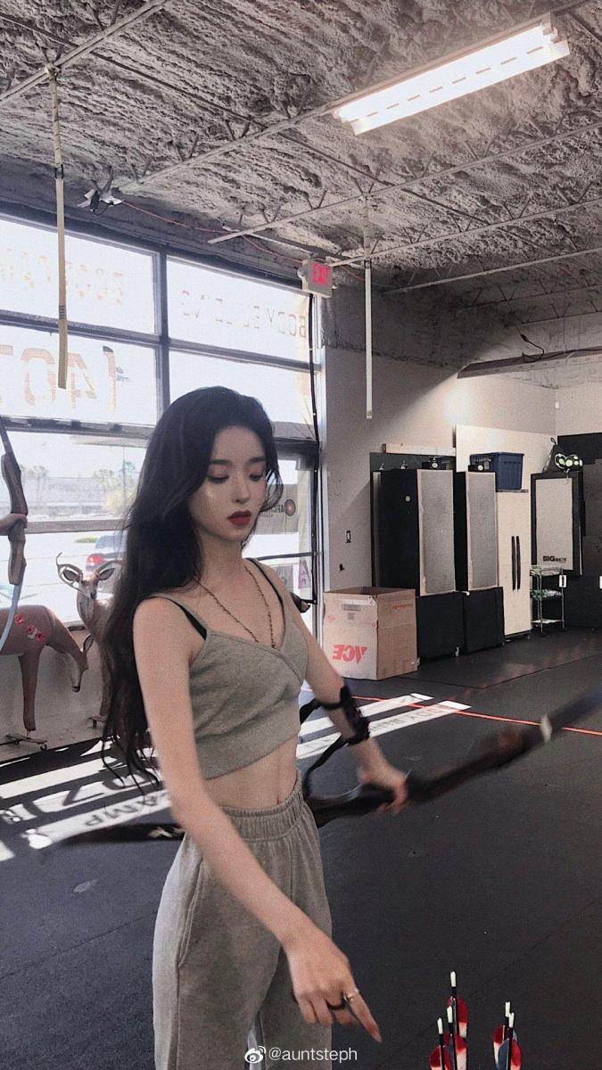 Gái xinh 13 tuổi, 14 tuổi, 15 tuổi, 16 tuổi, 18 tuổi trong thời trang áo crop top