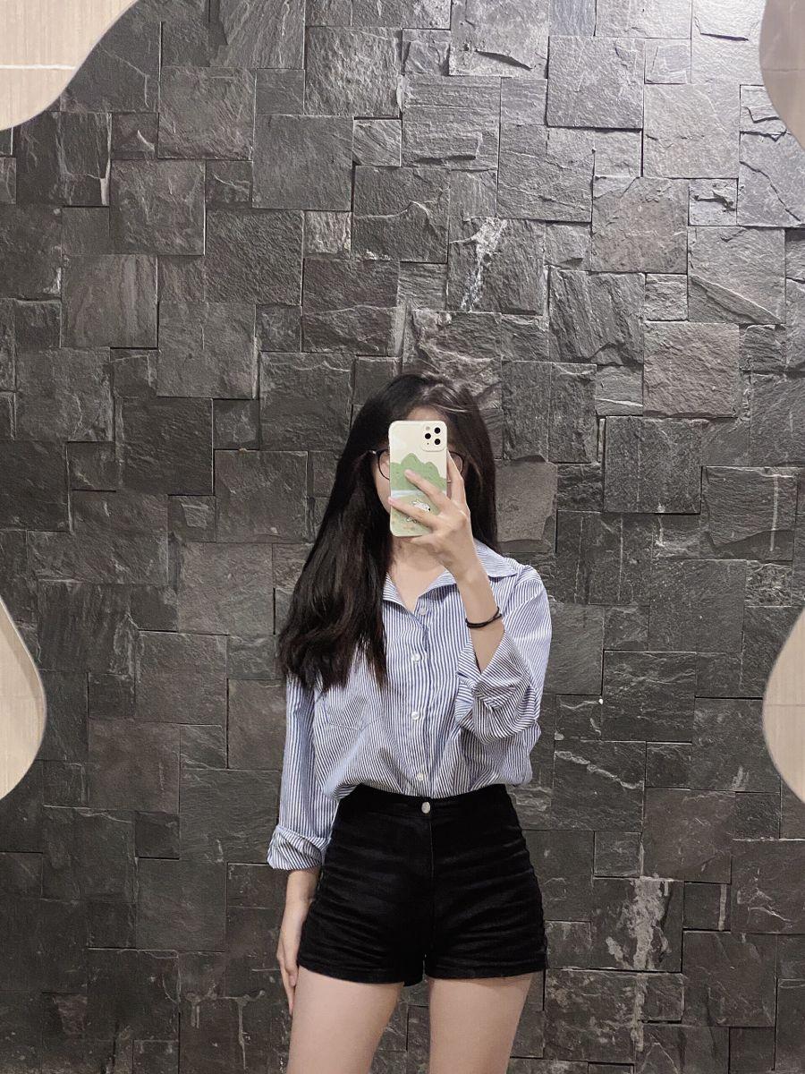 Gái xinh mặc áo dài trắng trong bộ sưu tập thời trang