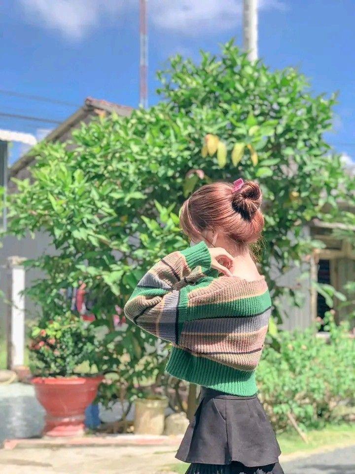Gái xinh khoe sắc trong bộ thời trang thoát y
