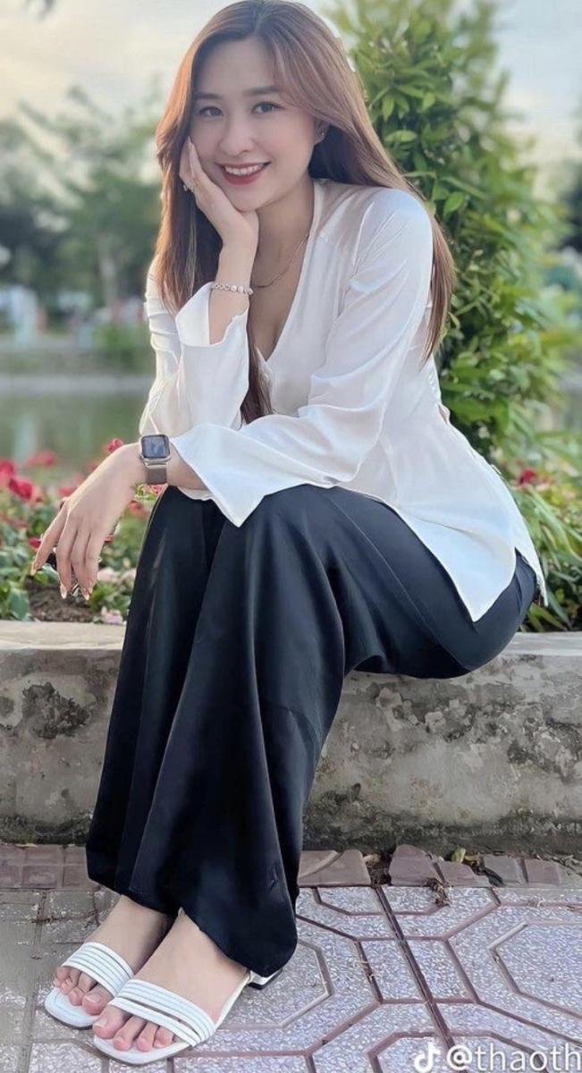 Ảnh gái xinh 16 và 18, thời trang thật lung linh