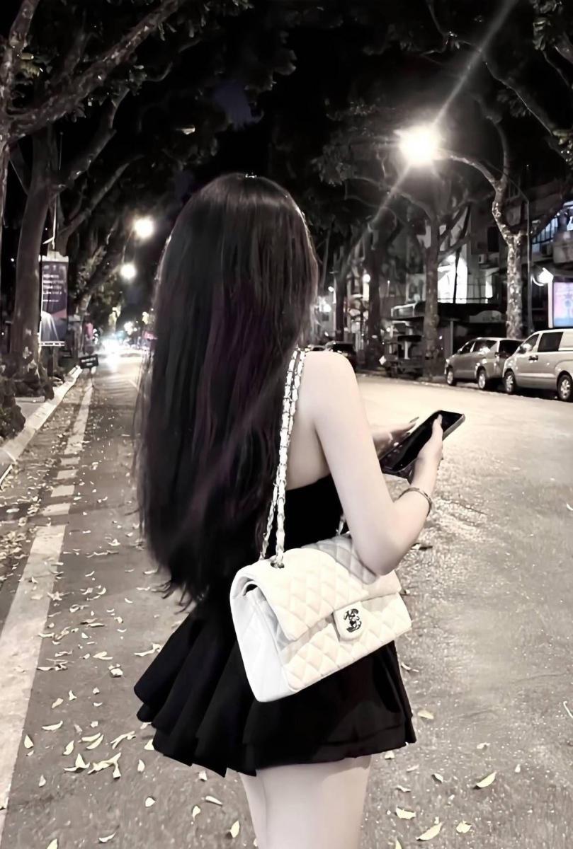 Gái Xinh Thời Trang Tóc Đen