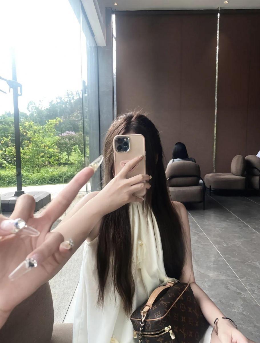 Hình ảnh gái xinh tóc ngắn trong thời trang đẹp