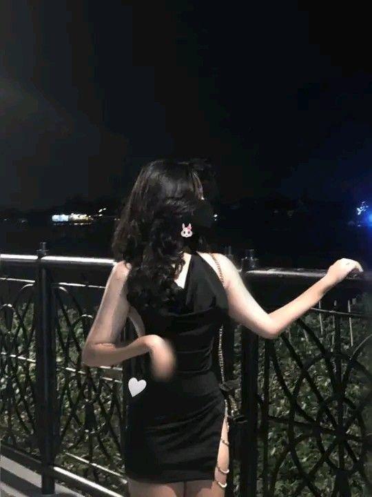 Gái xinh khoe thân trong thời trang gợi cảm