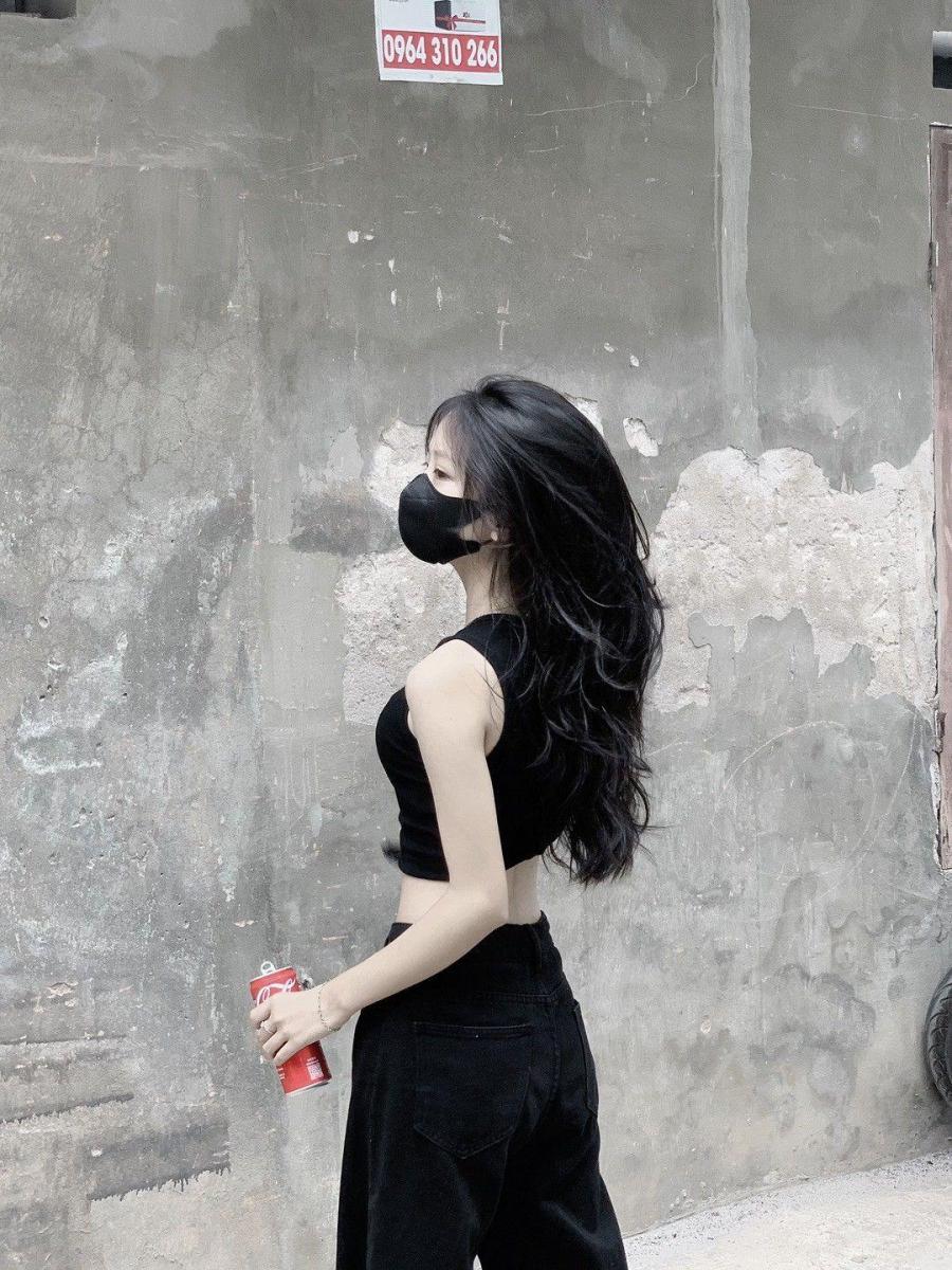 Ảnh gái xinh khoe thân trong thời trang váy trắng