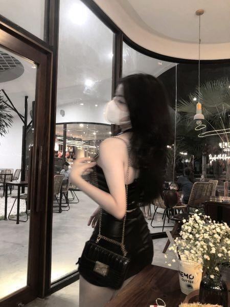 Gái xinh 15 tuổi và thời trang tóc đen dài