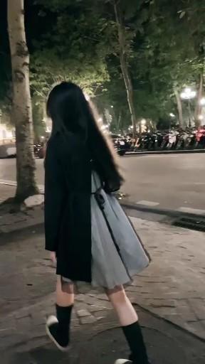 Ảnh gái xinh cởi trần trong trang phục đêm