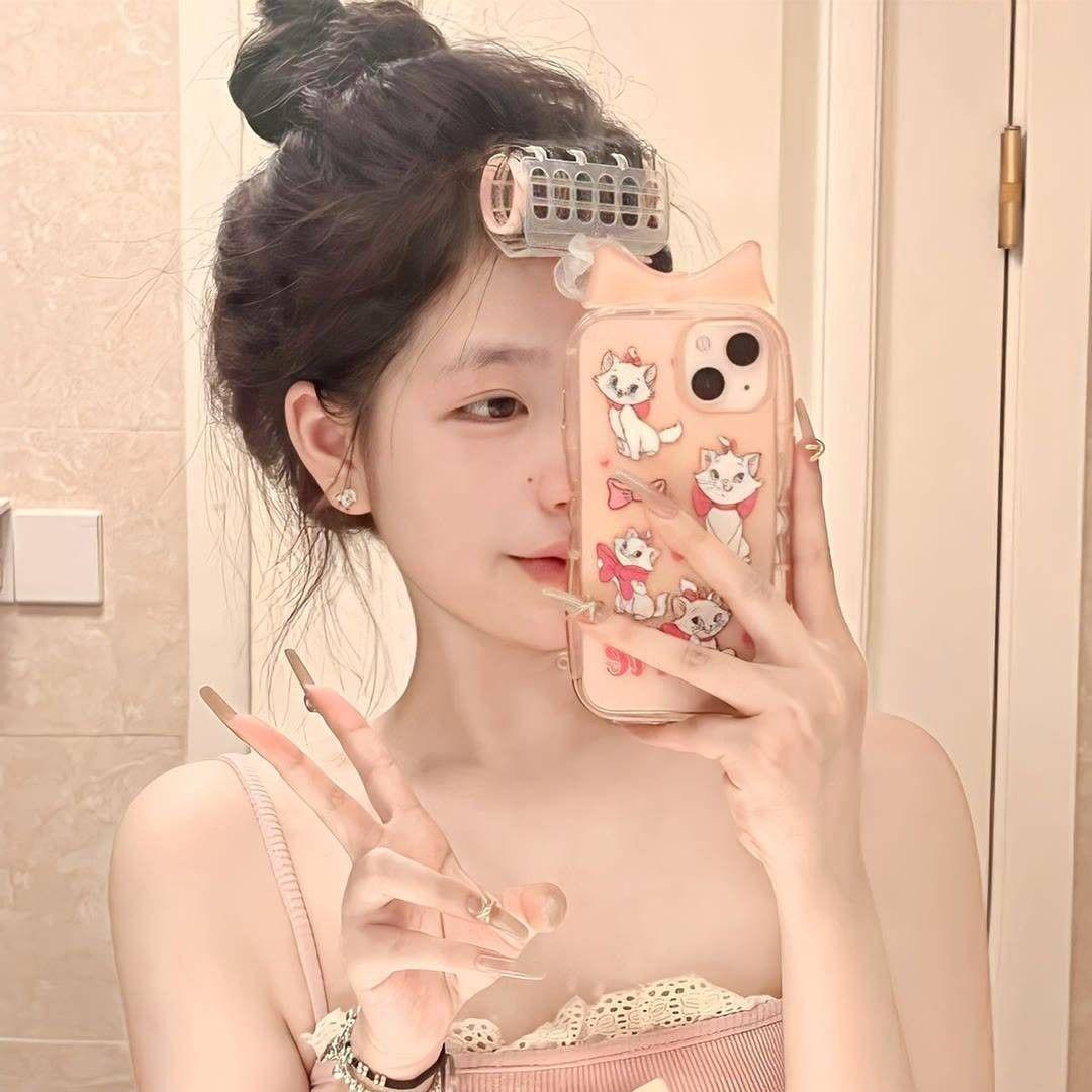 Ảnh đại diện gái xinh diện bikini tắm tiên