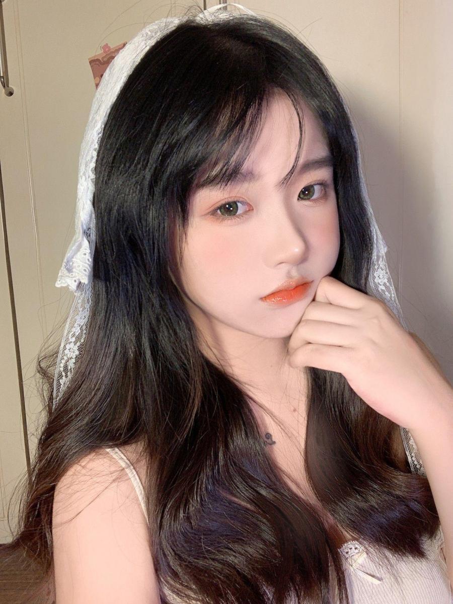 Gái xinh khóc trong bộ ảnh tóc cài xinh đẹp