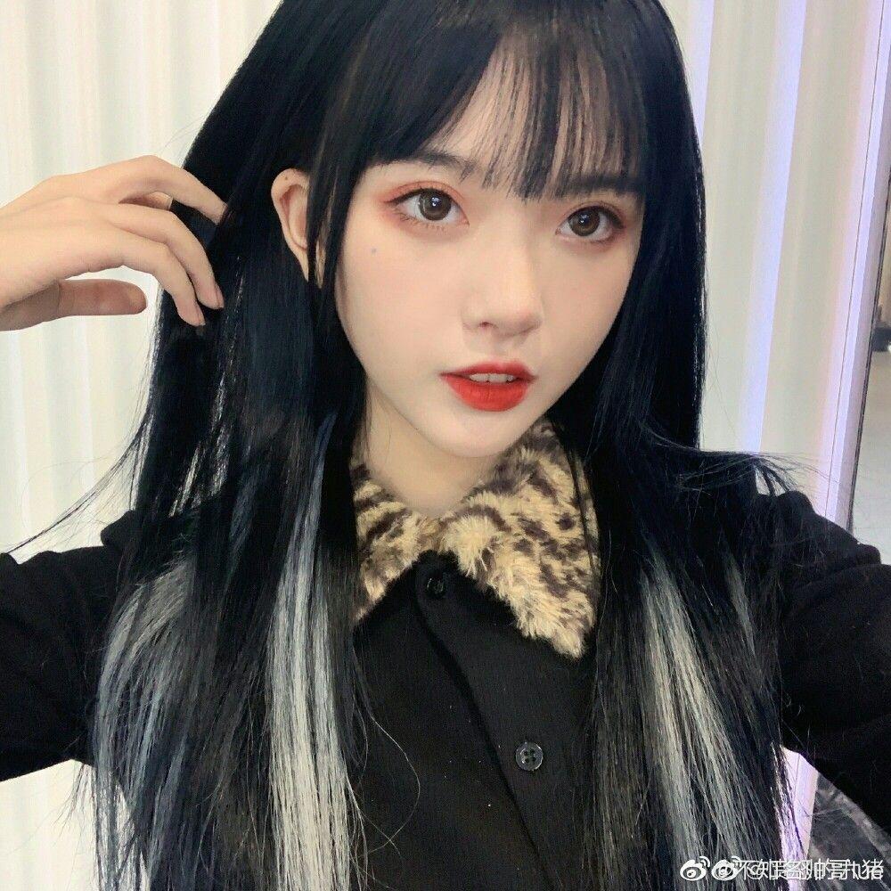 Bộ ảnh gái xinh với ngực to và tóc cài đẹp