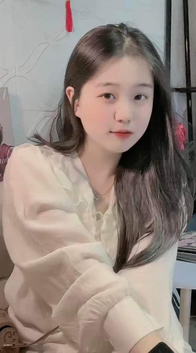 Gái xinh tóc dài đeo kính, gái xinh thoả thân đẹp nhất Nhật Bản