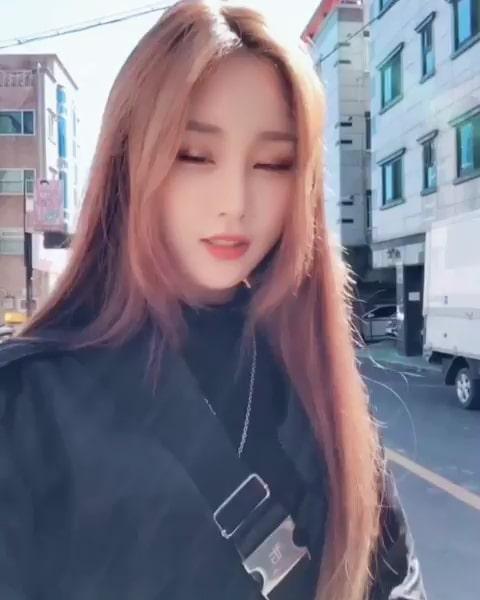 Gái xinh tóc ngắn và gái cute tóc dài chụp ảnh đẹp