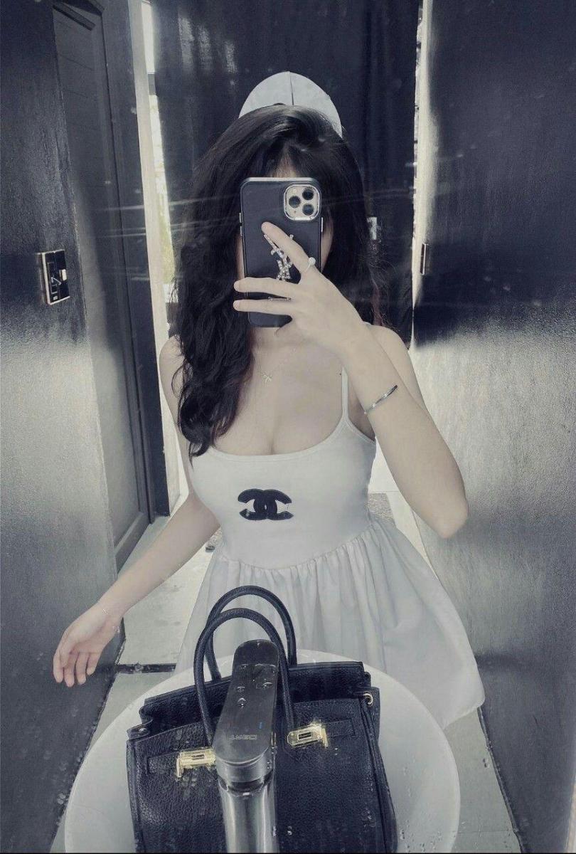 Gái Xinh Tóc Ngắn Cute Và Dáng