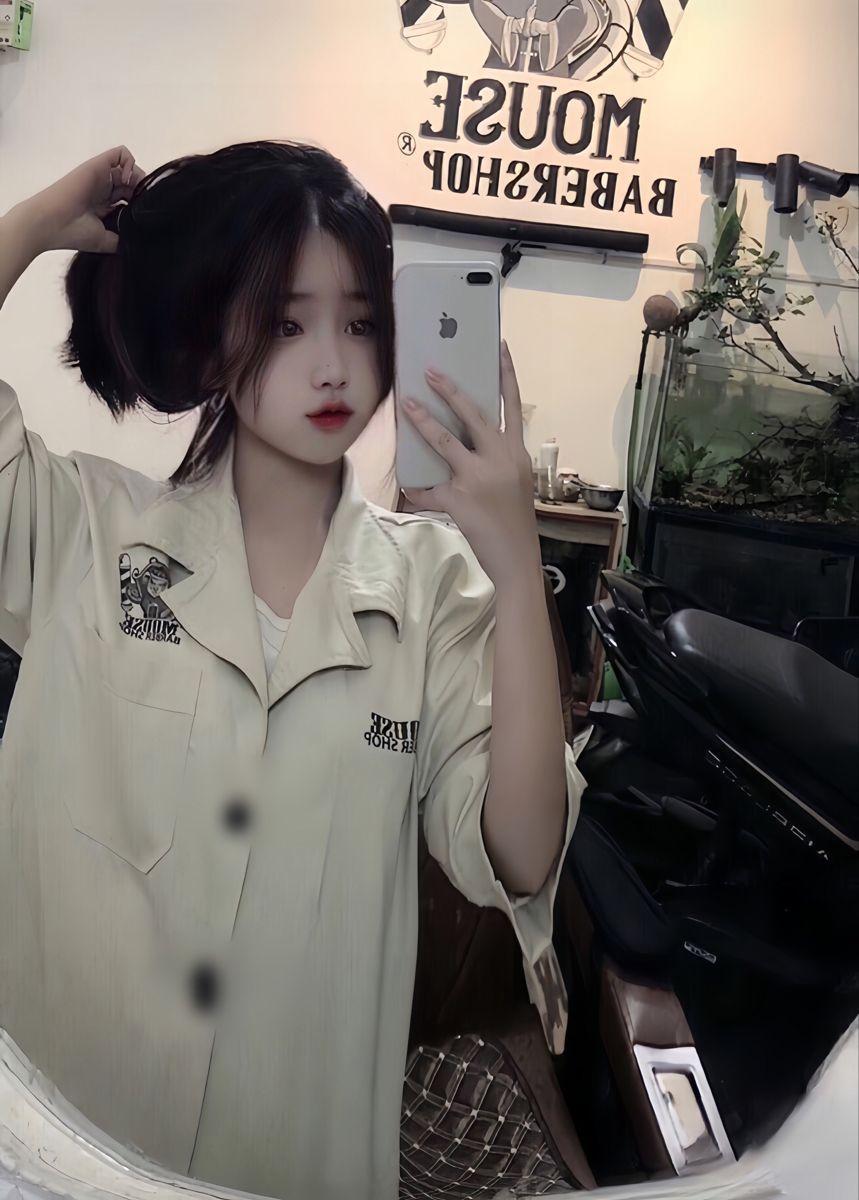 Gái xinh tóc dài đeo kính đẹp nhất