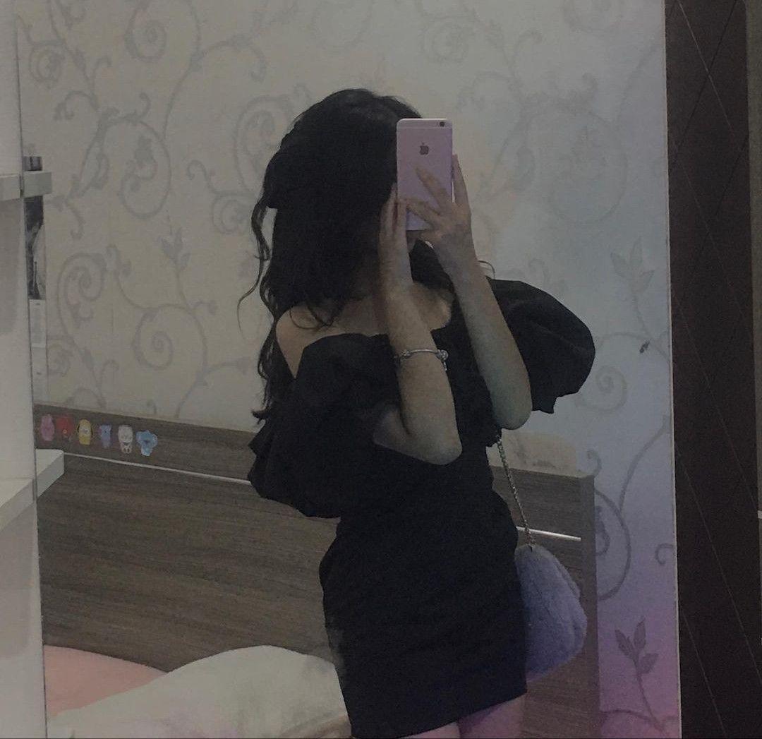 Gái Xinh Không Mặc Quần Áo Với Tóc Dài