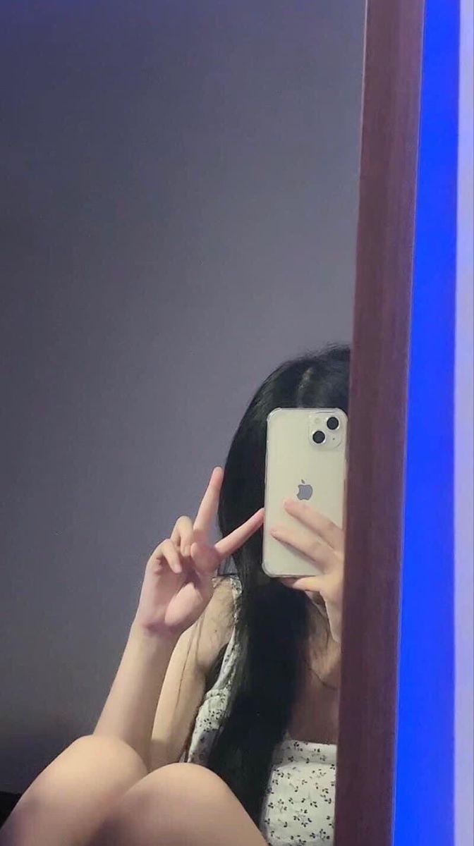 Ảnh gái xinh tắm tiên với tóc ngắn cute