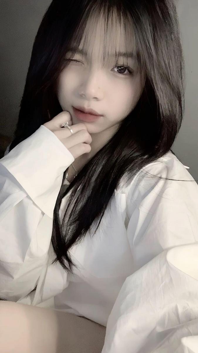Ảnh Gái Xinh Tóc Mới - Ngực To Sexy