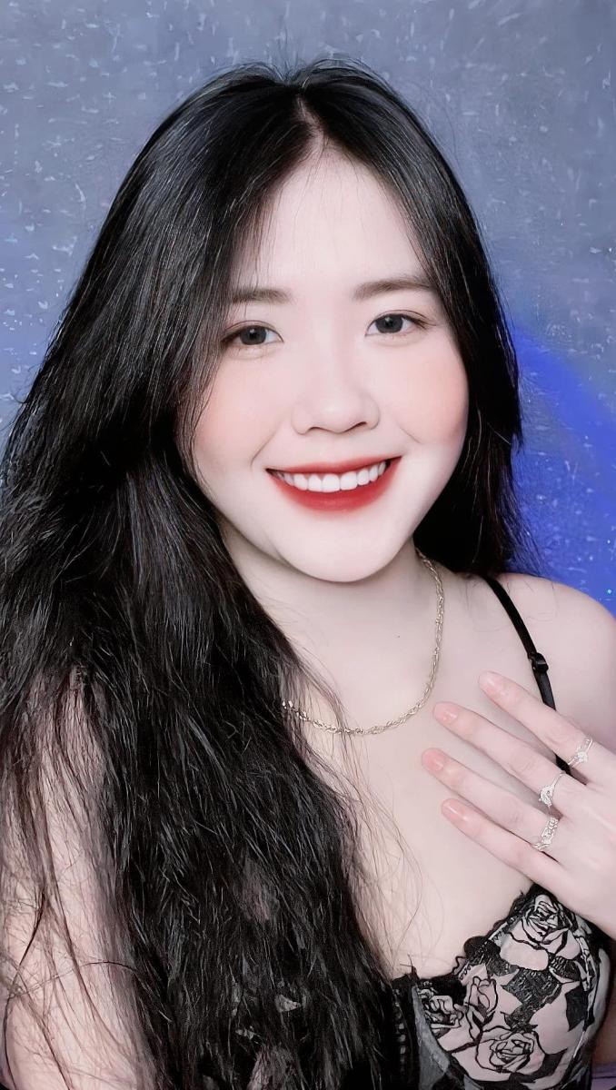 Gái Xinh 16 Và Gái Xinh 18 Trong Gái