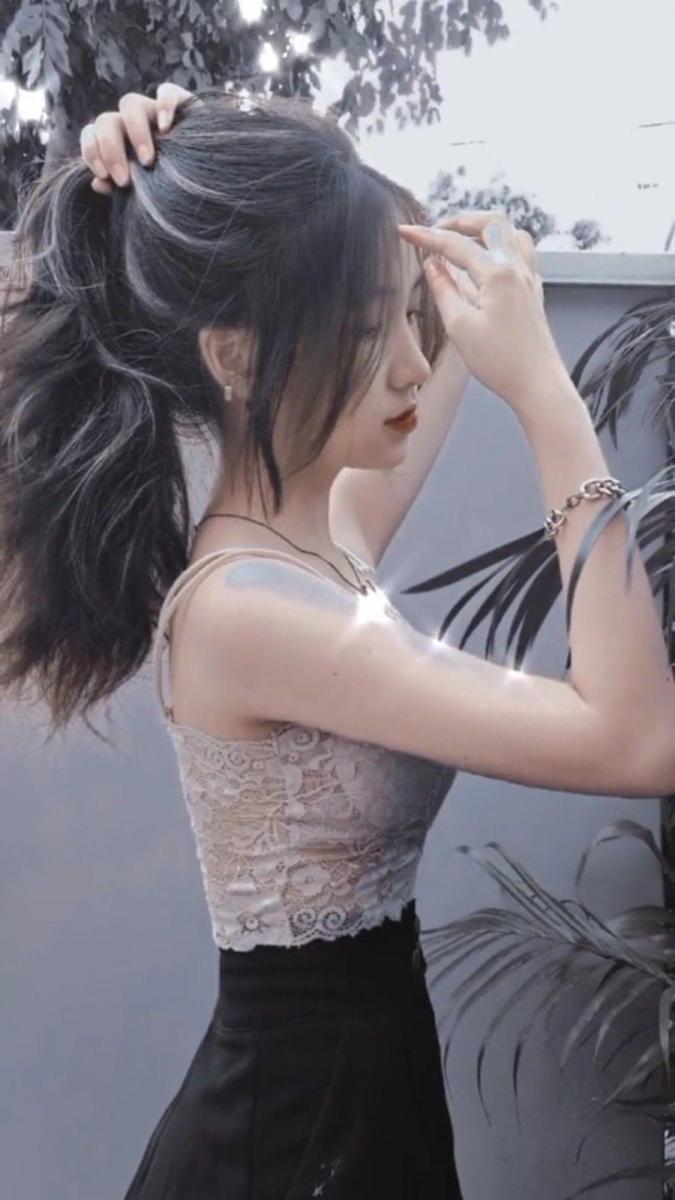 Gái Xinh Tóc Ngang Vai