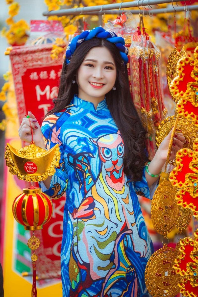 Gái Xinh , Mong To Và Da Trắng