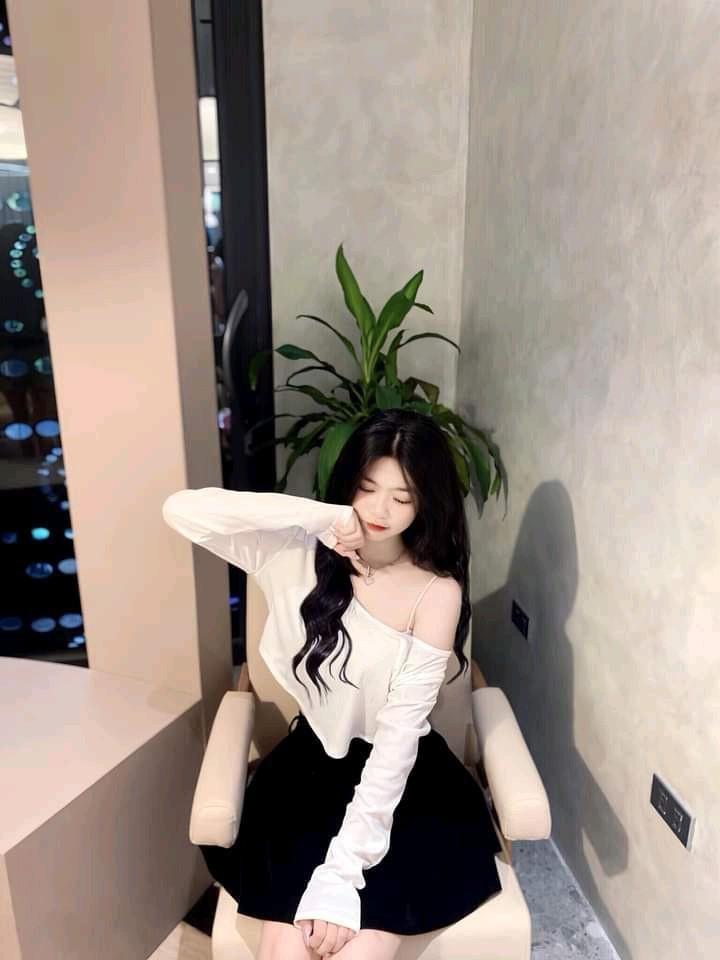 Ảnh gái xinh ngực to vai sắc đẹp thời trang