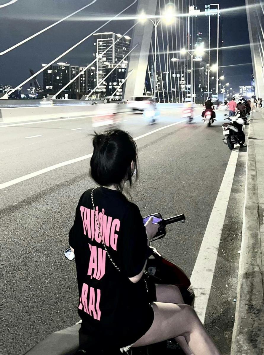 Gái xinh 18 ảnh bụ to và hàng to