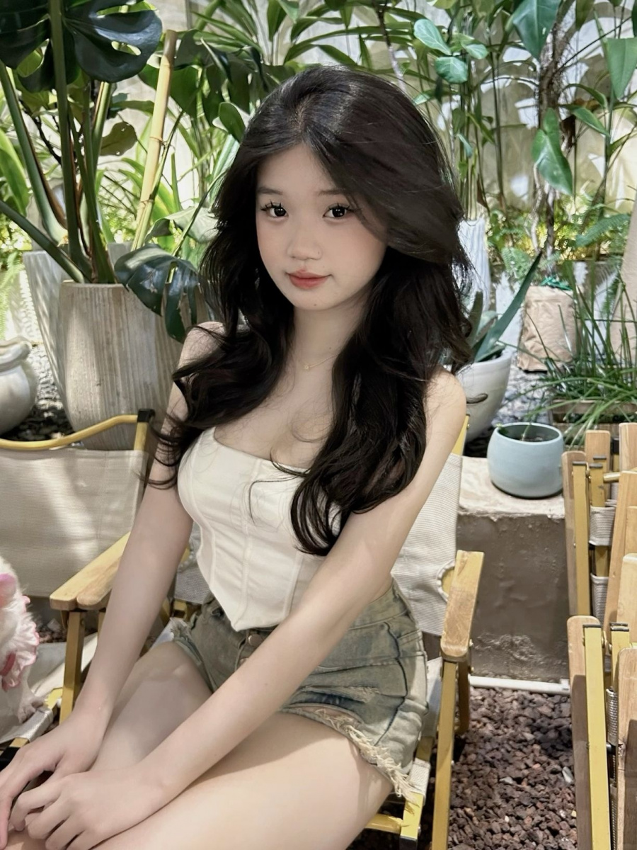 cô gái xinh đẹp trong ảnh vẽ gái xinh