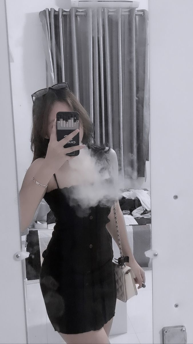 Gái xinh tè trong ảnh cô gái xinh đẹp chơi ngoài trời