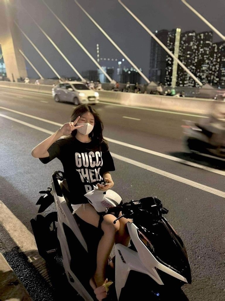 Ảnh gái xinh k1 trên đường cao tốc
