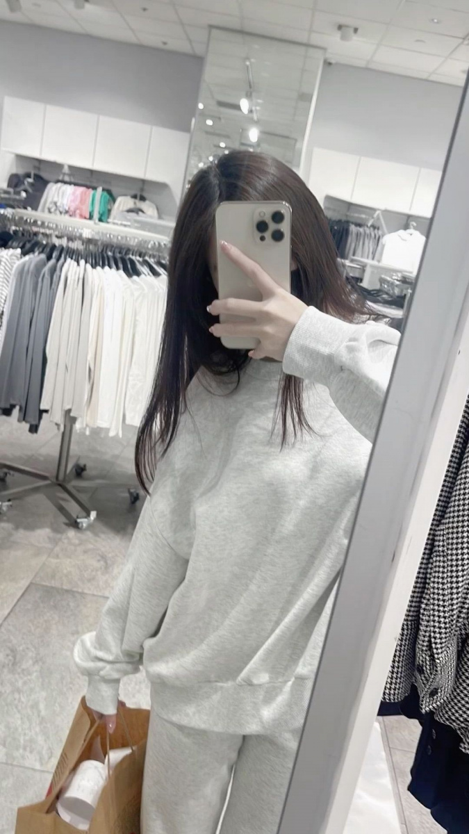 Ảnh cô gái xinh đẹp tay áo - Gái cực xinh 2k7