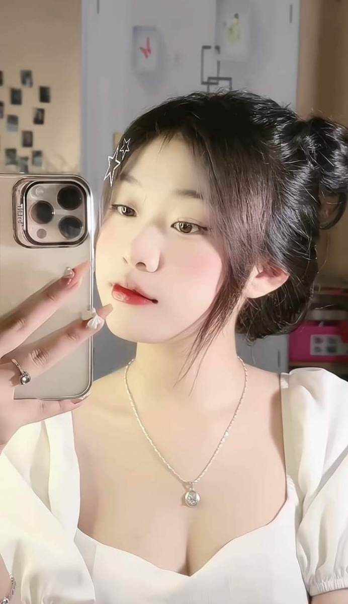 Hình cô gái xinh với tóc bob dài dễ thương