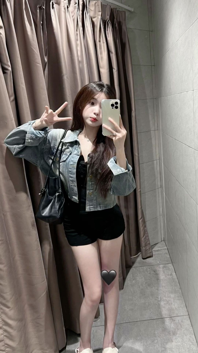Ảnh vẽ gái xinh với em gái xinh tóc dài