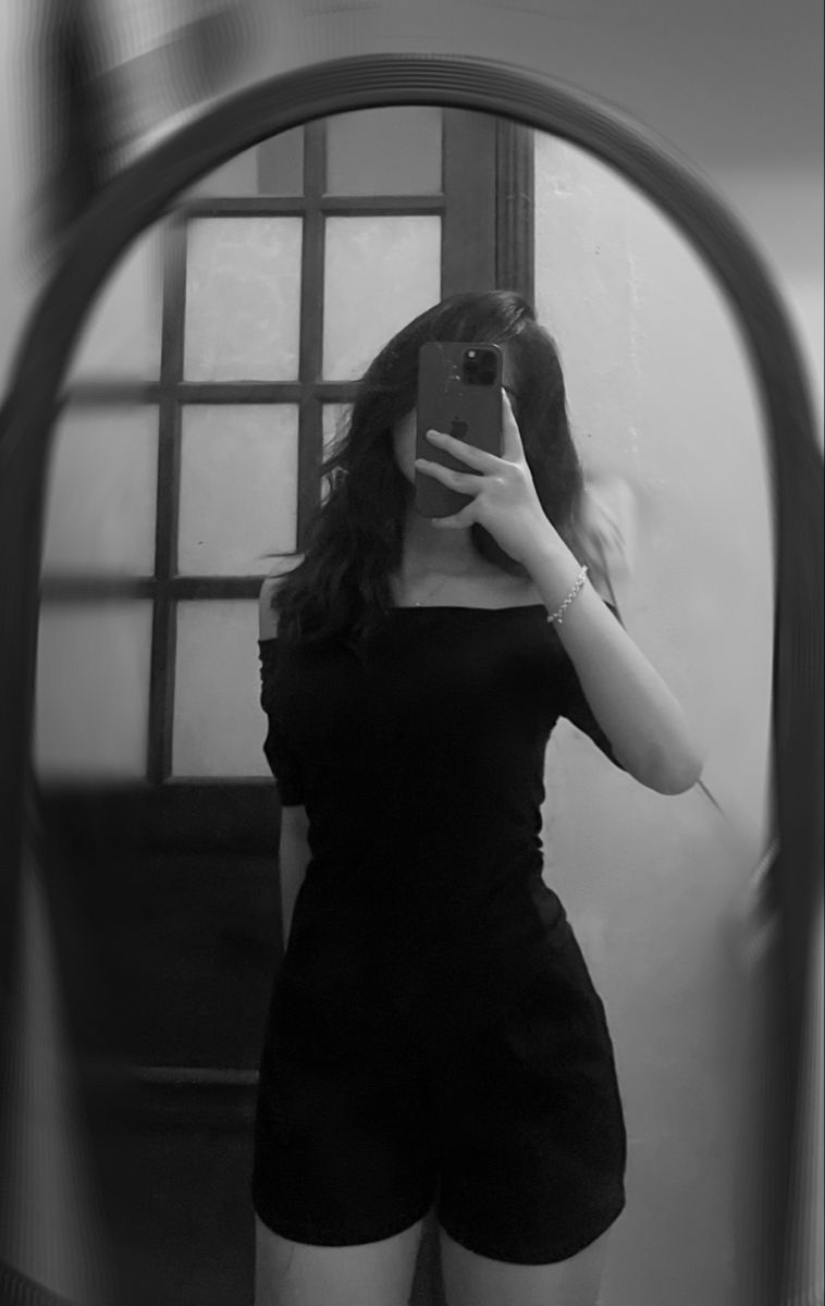 Ảnh cô gái xinh đẹp tóc đen váy đen nhỏ - Anh gái xinh 18